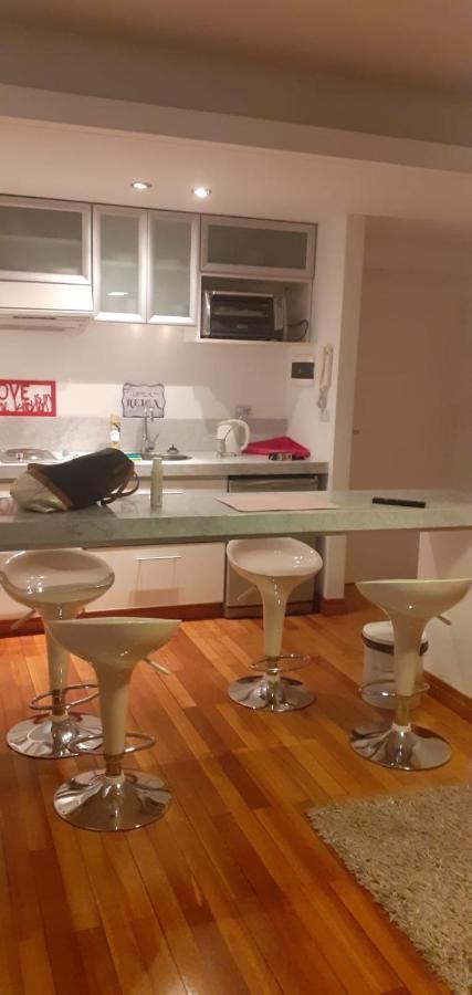 Apartamento Av Kennedy Y Cervino A Metros Embajada Eeuu บัวโนสไอเรส ภายนอก รูปภาพ